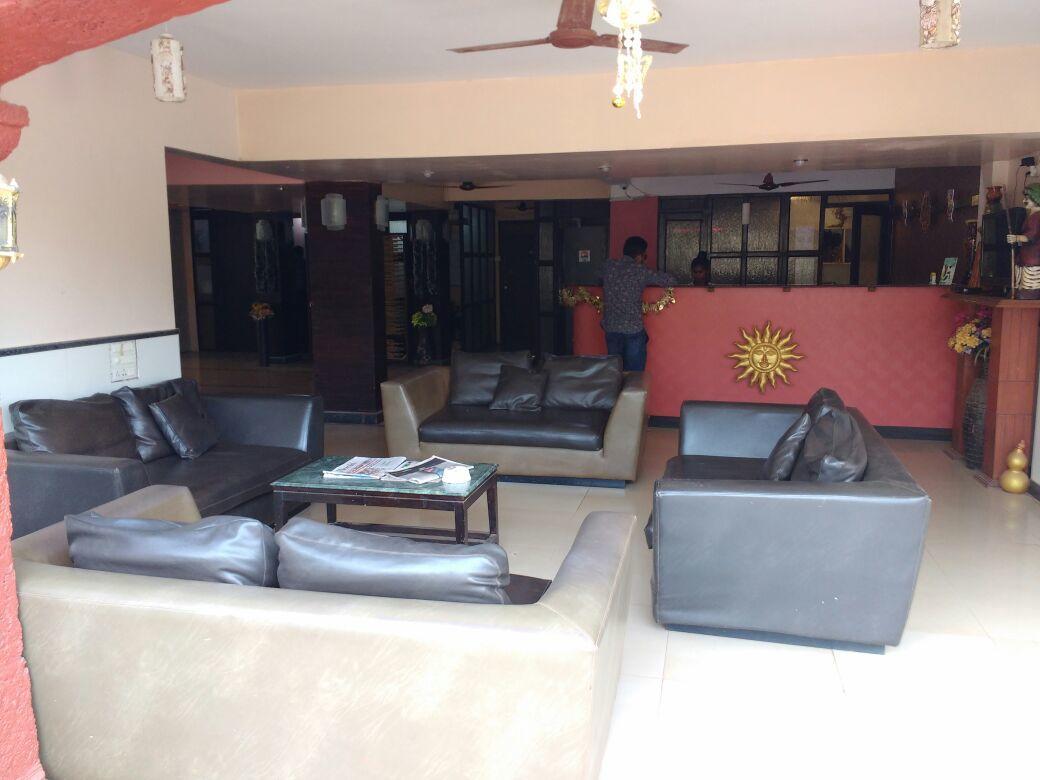 Ocean Waves Sun Baga Hotel Exterior foto